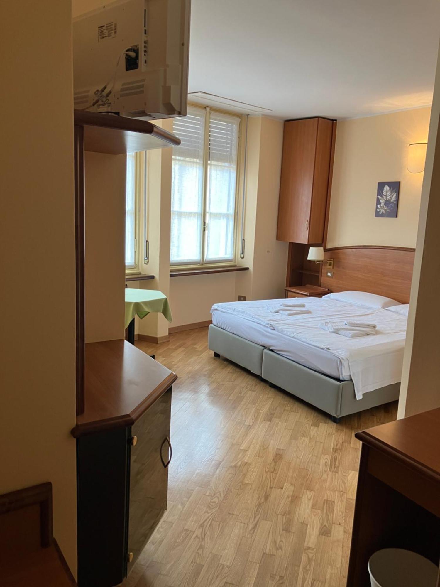 Hotel Saini With Air Conditioning Stresa Exterior foto